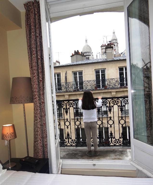 Hotel Montmartre Parigi Esterno foto